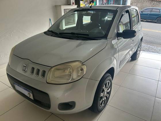 FIAT UNO 1.0 EVO VIVACE 8V FLEX 4P MANUAL FIAT UNO 1.0 EVO VIVACE 8V FLEX 4P MANUAL